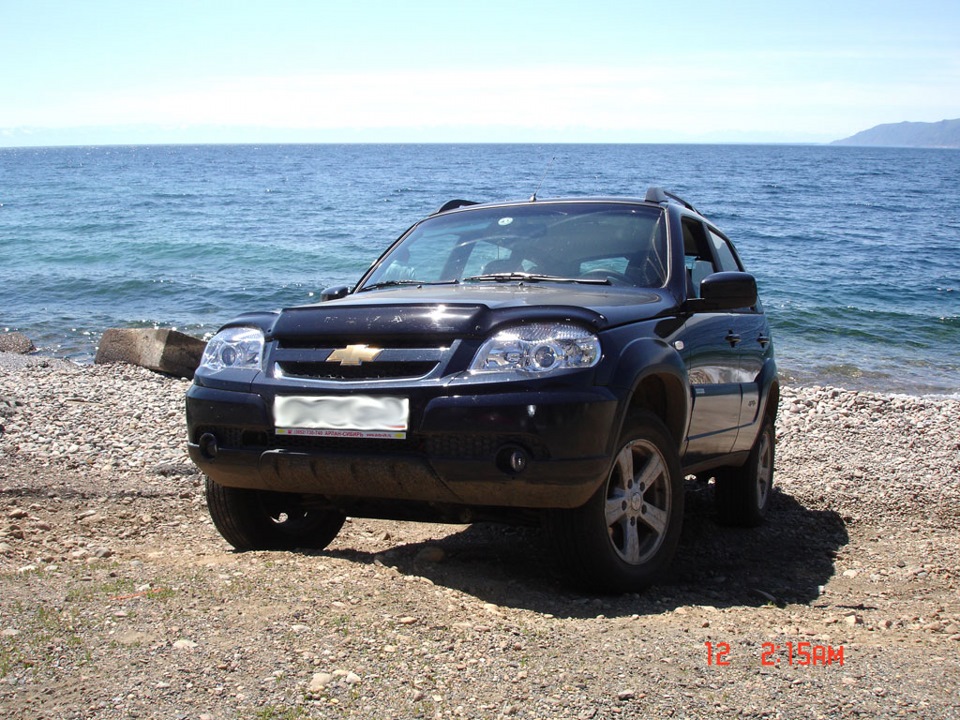 Танк возле Байкала — Chevrolet Niva (1G)