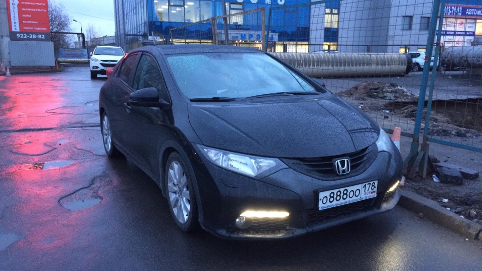 Honda Civic Hatchback цвета "Умри с тряпкой"