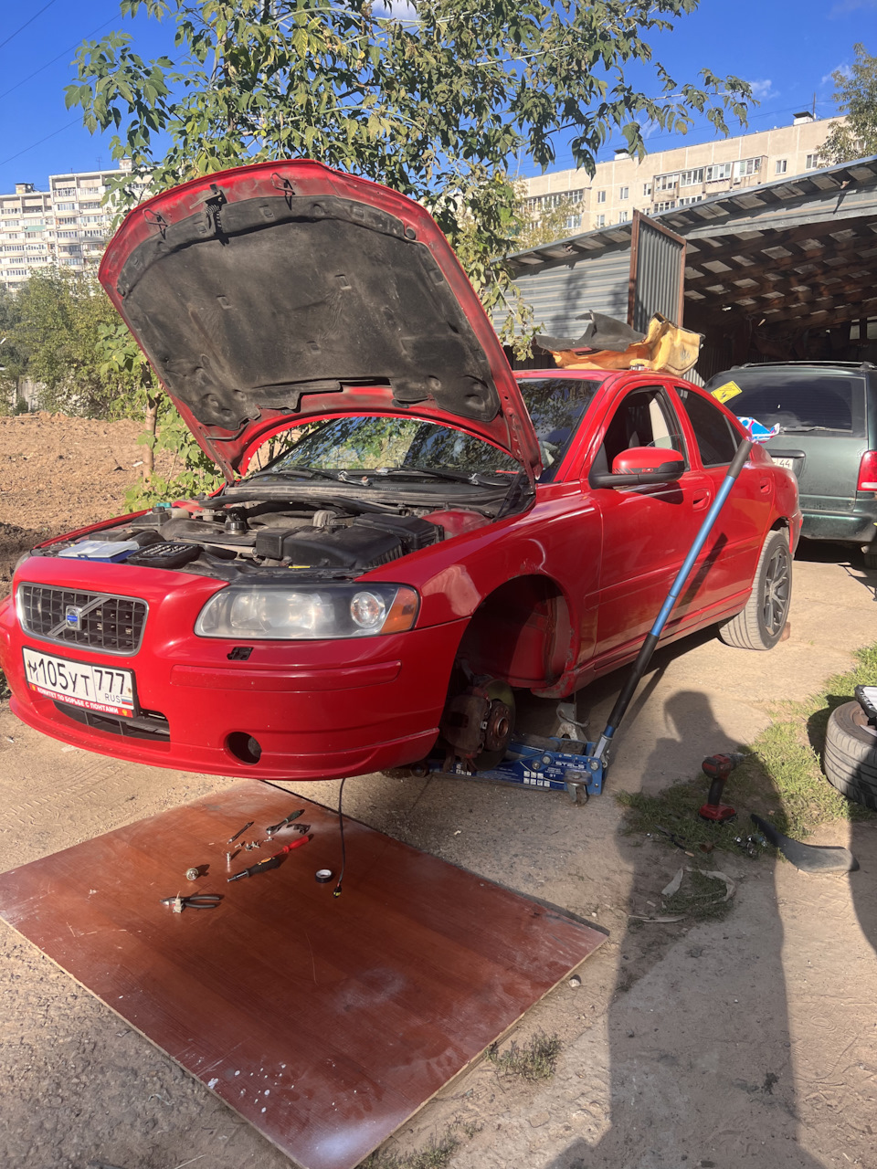 Замена крыльев — Volvo S60 (1G)