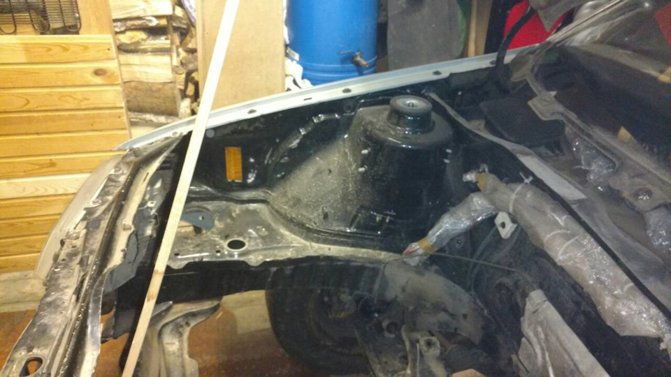 Правая сторона подкопотки — SEAT Toledo (1G)