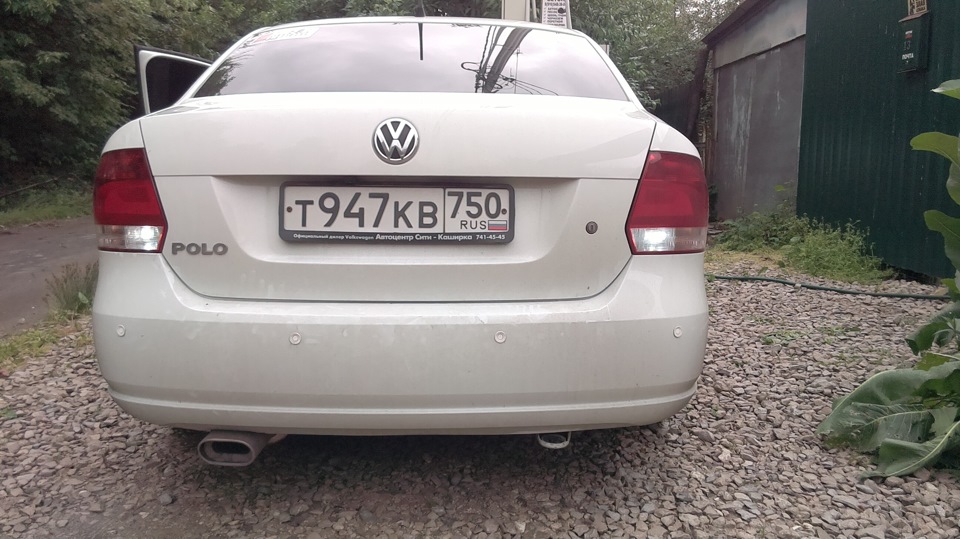 Днем — Volkswagen Polo Sedan