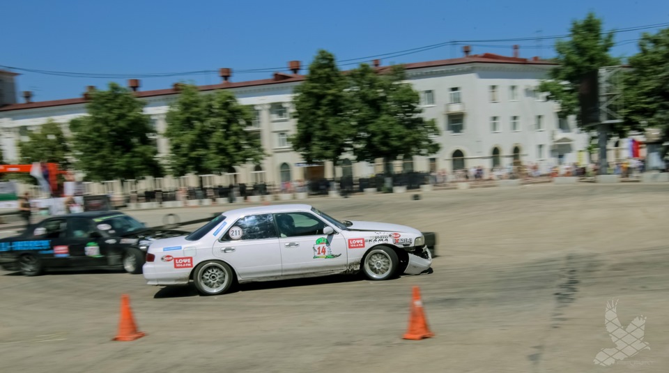 Фото в бортжурнале Nissan Laurel (C34)