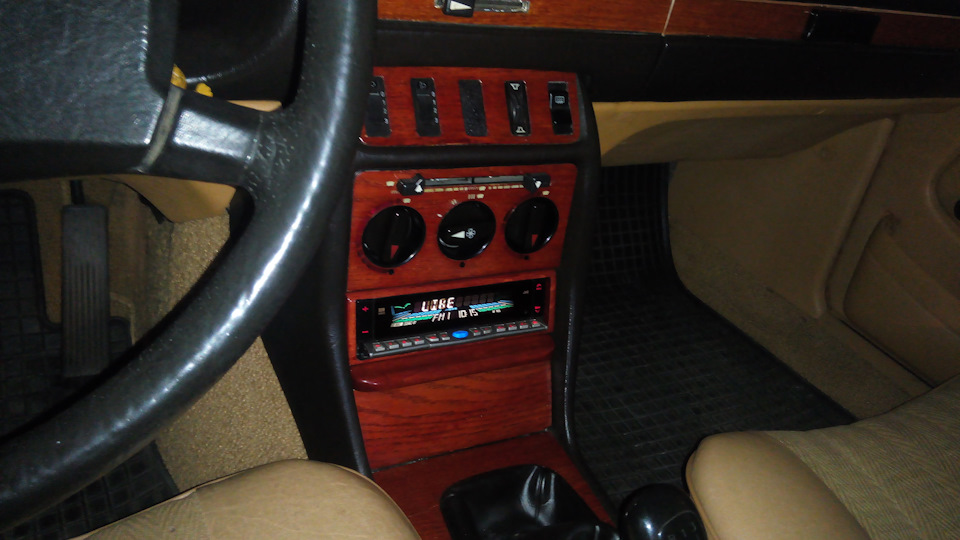 одну не отличишь от другой)) — Mercedes-Benz W123