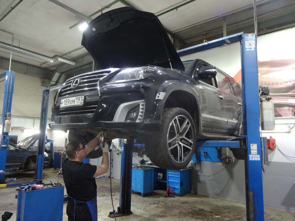 Фото в бортжурнале Lexus LX (URJ200/URJ201)