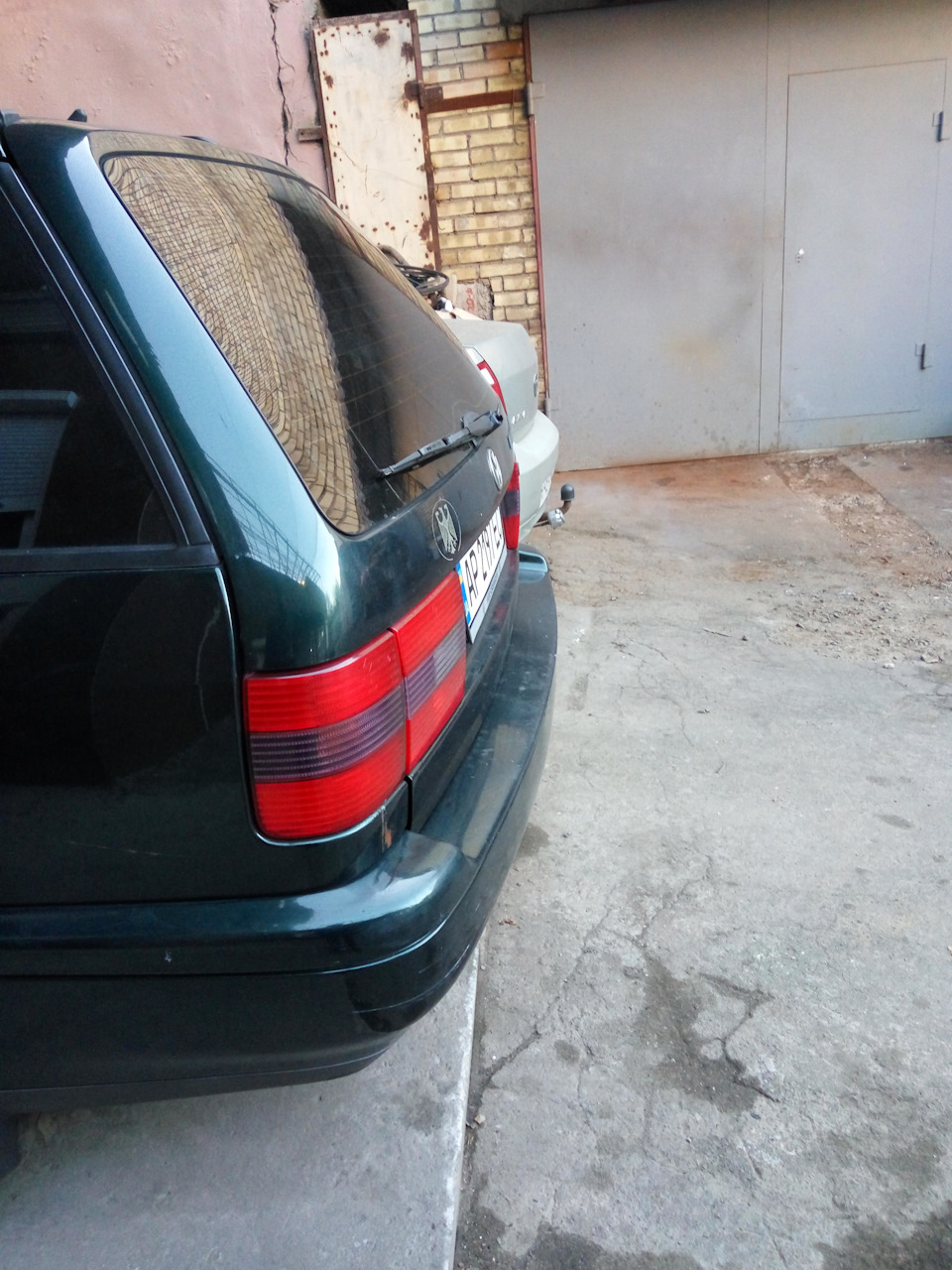 выставил машины ровно — Volkswagen Passat Variant (B4)