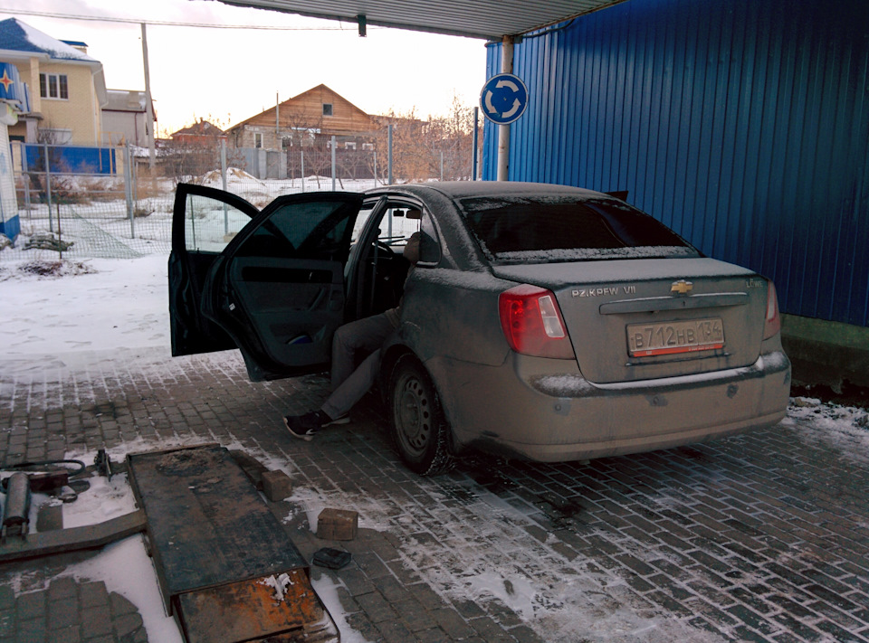Снаружи… — Daewoo Gentra