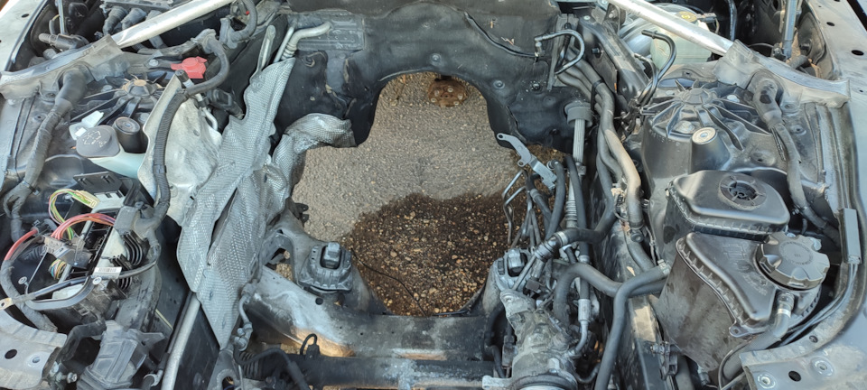 Залез и помыл все, но забыл сфоткать — BMW 7 series (F01/02)