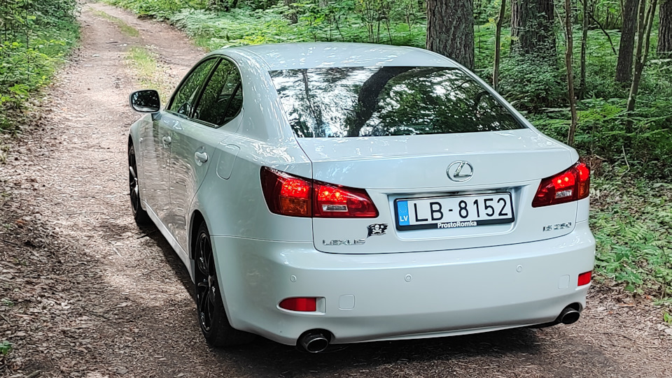 Фото в бортжурнале Lexus IS II. Запчасти на фото: B8152