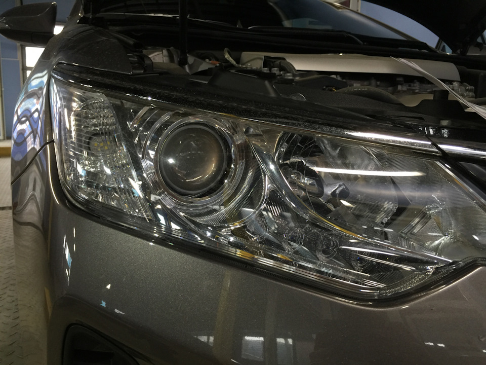 Однотонный оттенок по всей фаре — Toyota Camry (XV50)