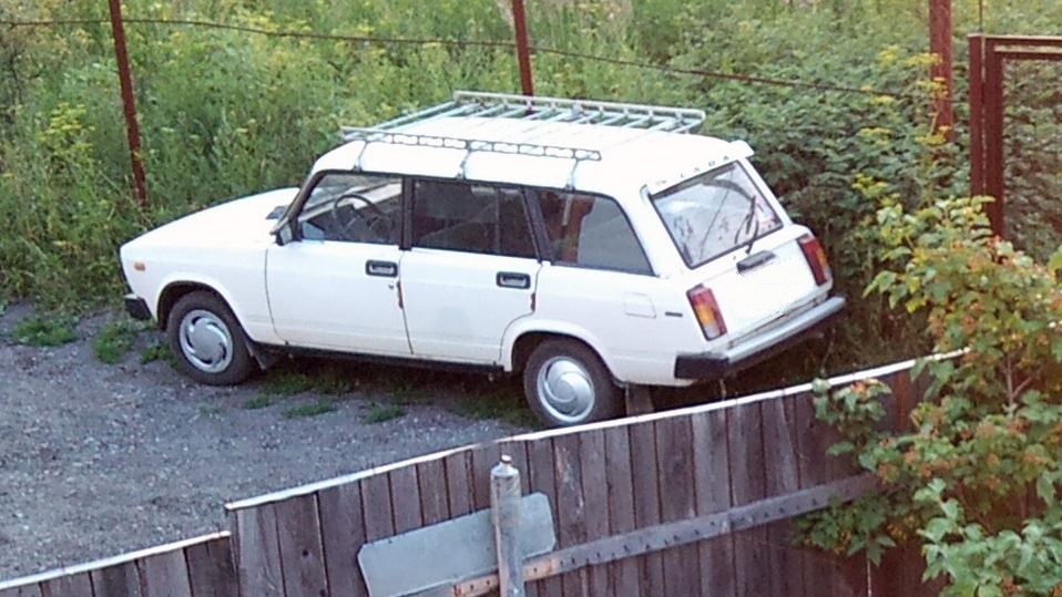 Lada 2104 сарай на колесах