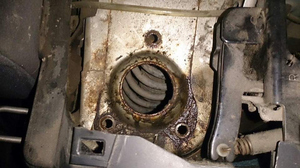 Фото в бортжурнале Toyota Avensis I