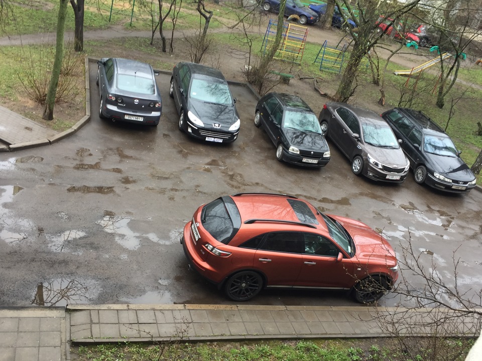 Фото в бортжурнале Infiniti FX (1G)