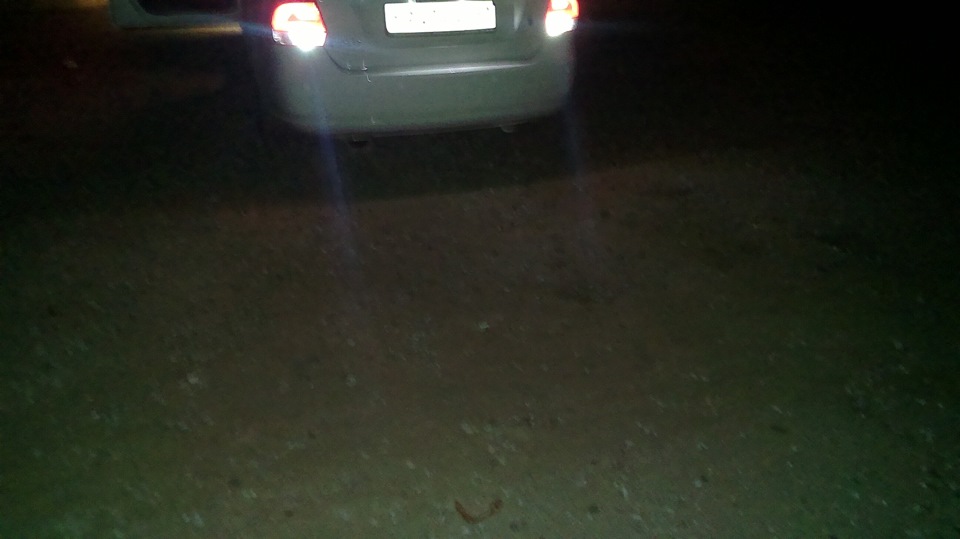 Ночью — Volkswagen Polo Sedan