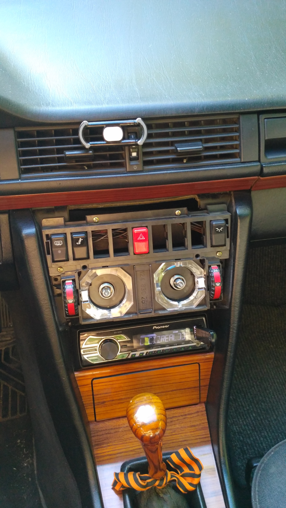 Photo from the logbook Mercedes-Benz E-Class (W124)