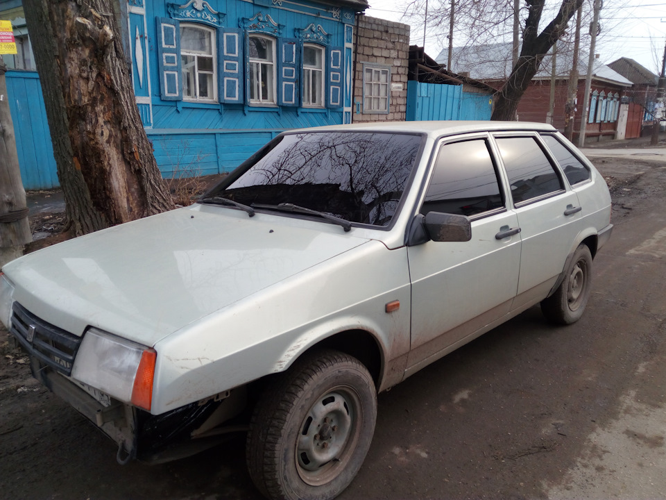 Только забрал и сразу сфоткал. На данный момент бампер уже стоит. — Lada 21093
