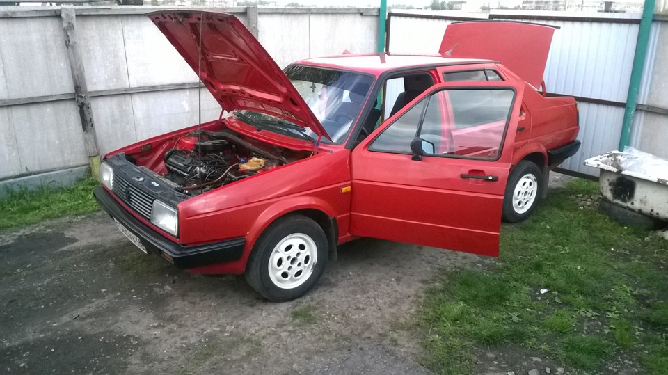 общий вид))на улице плюс 24 погода шепчет) — Volkswagen Jetta II