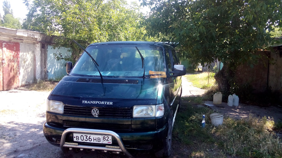 Volkswagen Transporter Зеленый металлик 2.4D