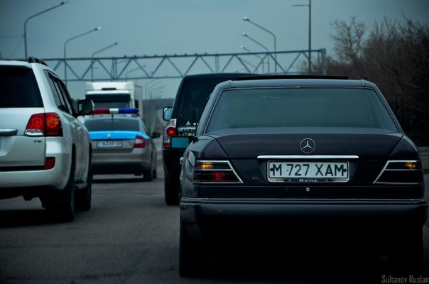 Сопровождение до города Темиртау, а там мы с ними разъехались, т.к. нам не по пути было)) — Mazda 626 IV (GE)