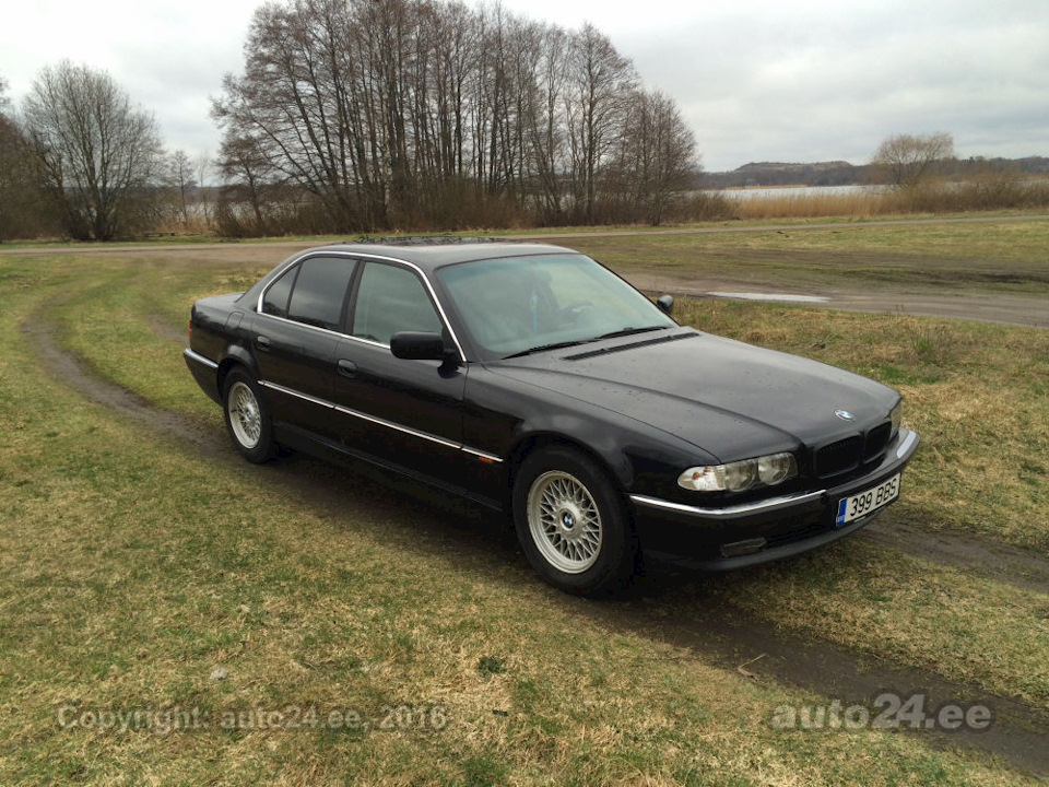 Photo from the logbook BMW 7 series (E38)