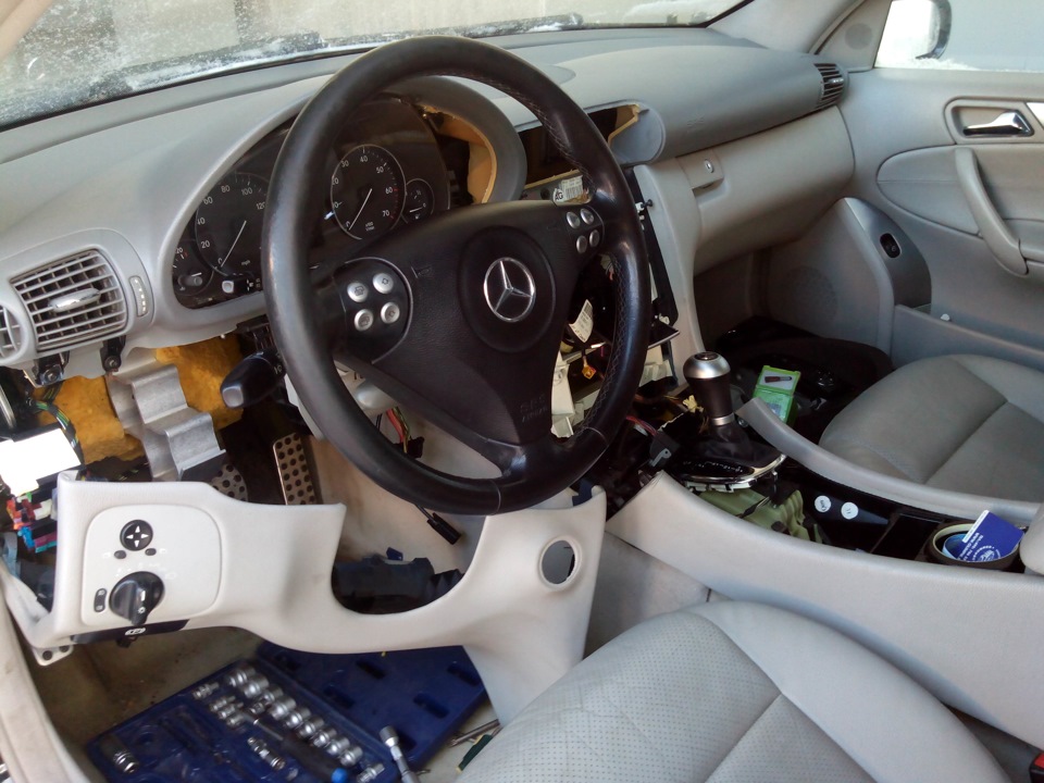 Фото в бортжурнале Mercedes-Benz C-Class (W203)