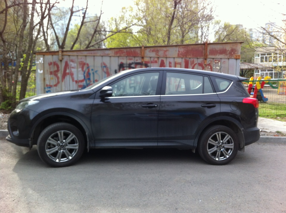 Фото в бортжурнале Toyota RAV4 (IV)