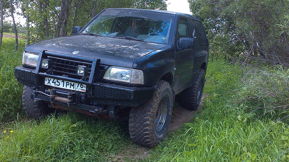 Opel Frontera A Чёрный коротыш
