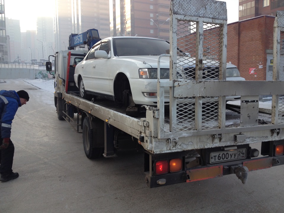 больного на носилки — Toyota Cresta (100)