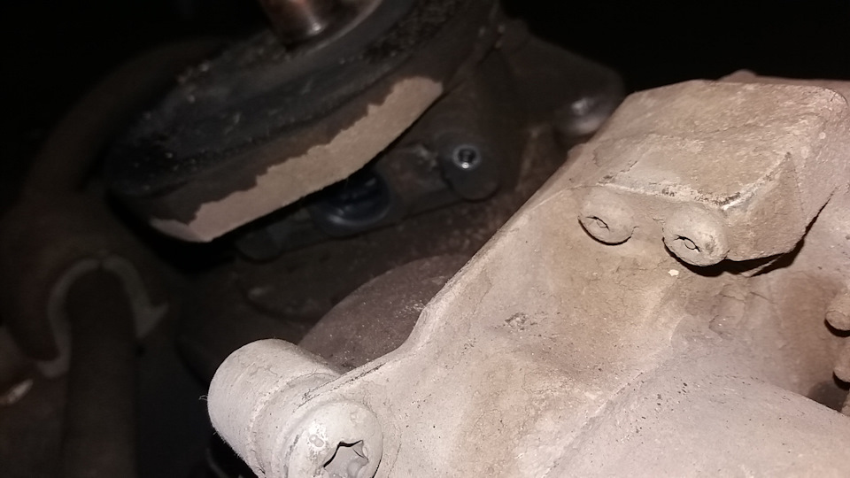 Сразу не увидел, чуть не оторвал… — Peugeot 207