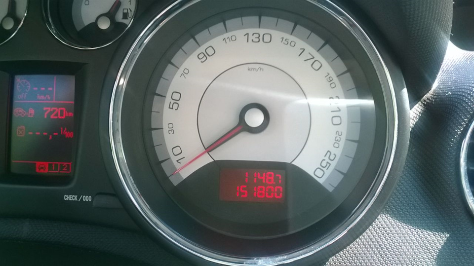 Пробег при заливке 200 киллометровой промывки от Ликви — Peugeot 308 (1G)