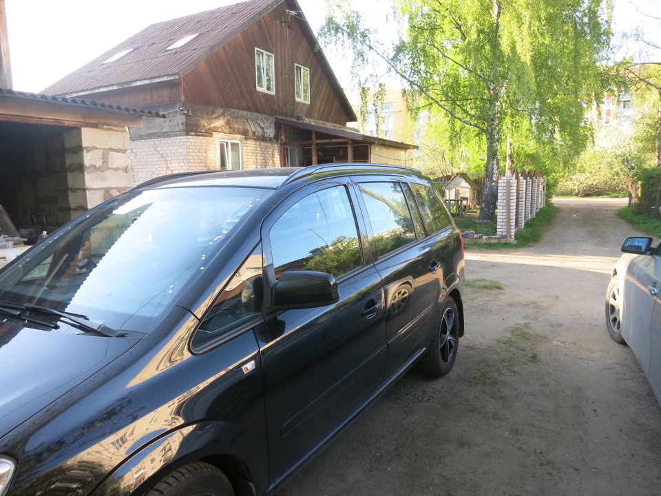 и чем черт не шутит, вдруг и бокс сподоблюсь купить. — Opel Zafira B