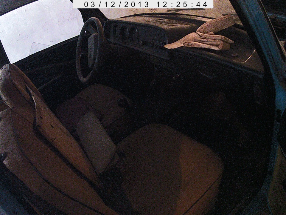 14 — Москвич 2140. Запчасти на фото: 122013