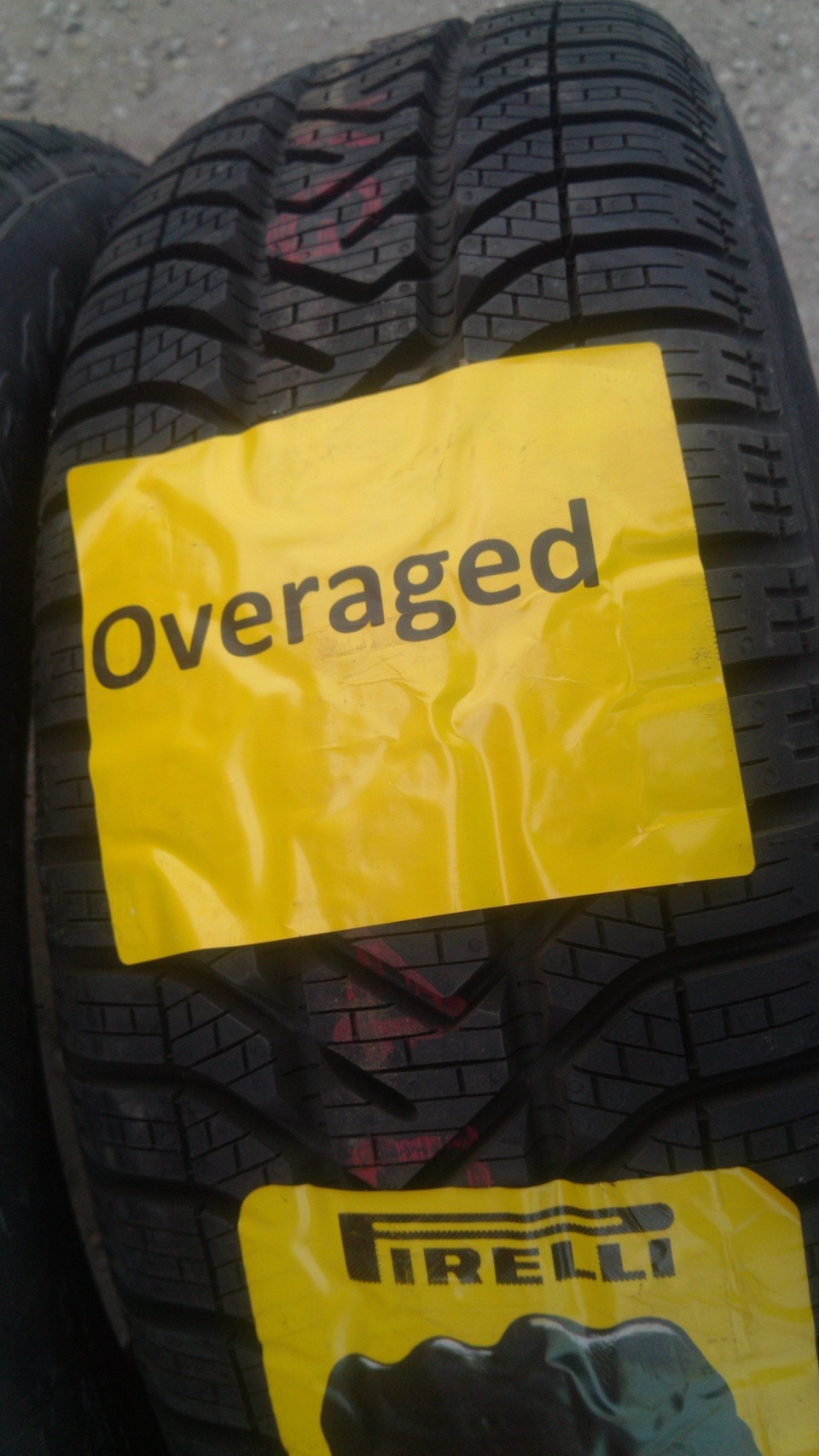 Pirelli Winter Snowcontrol Serie 3 175/65/R14 — Chevrolet Spark (M300). Запчасти на фото: Pirelli Winter Snowcontrol