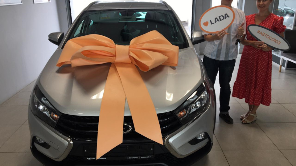 Lada Vesta SW Cross 1,6 H4M CVT Серебристый