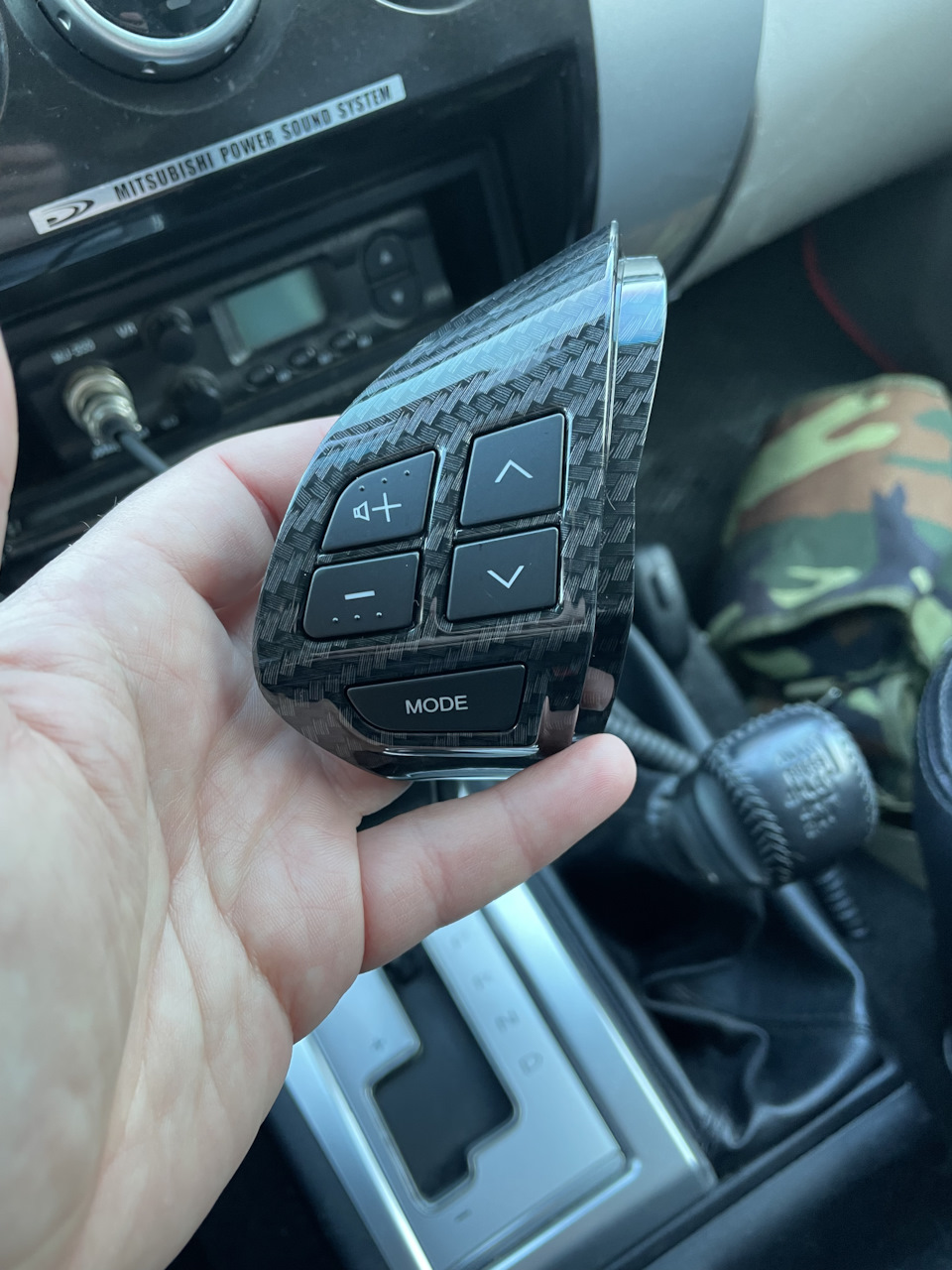 Ну и ее содержимое — Mitsubishi Pajero Sport (2G)