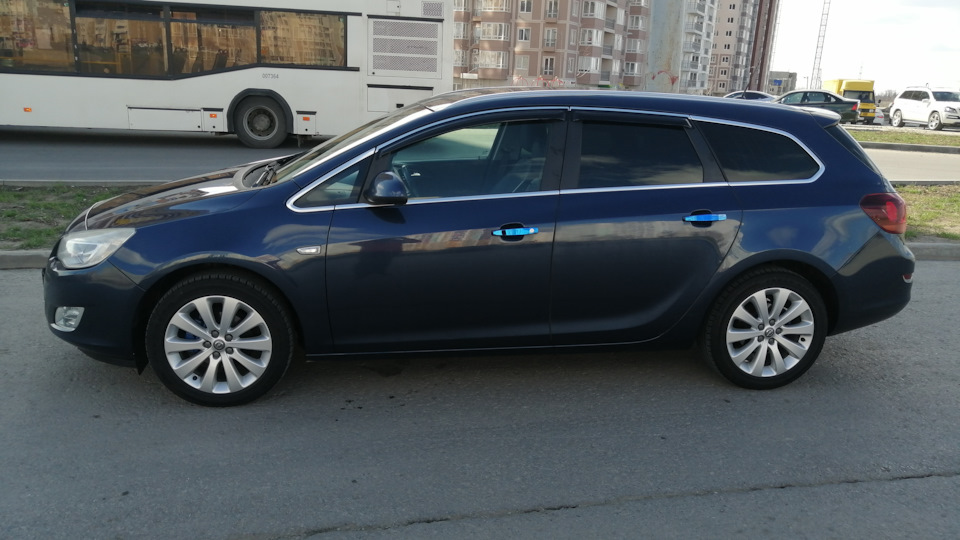 Opel Astra Синяя бестия