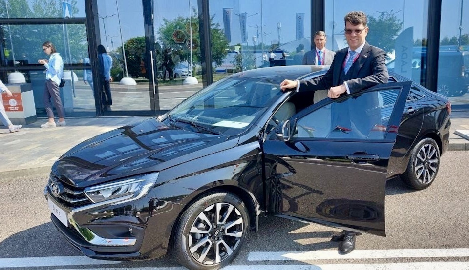 LADA Aura — Lada Vesta (1G)