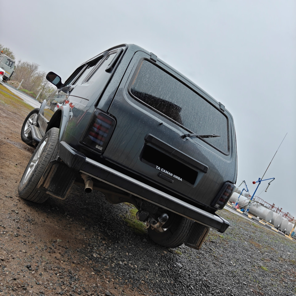 Вид сзади — Lada 2131