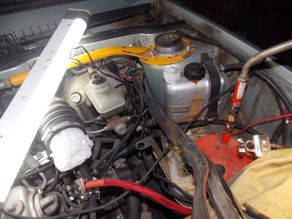 Выволок части проводки которые были без гофры. — Lada 21093i