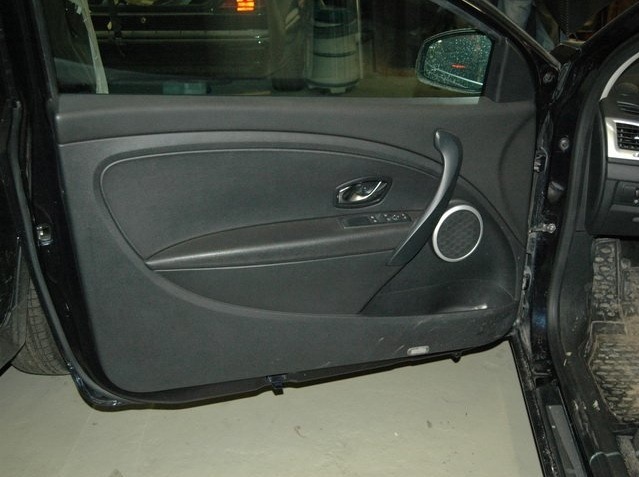 Правая дверь — Renault Megane Coupe (3G)