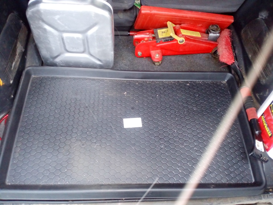 Фото в бортжурнале Toyota RAV4 (I)