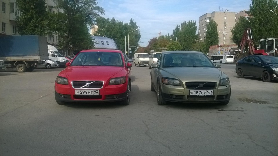 Две красотки)) — Volvo C30