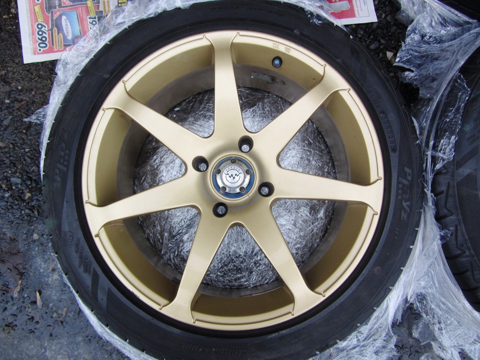 R17 RAYS Versus Campionato SS7 Gold Edition — Nissan Skyline (R33