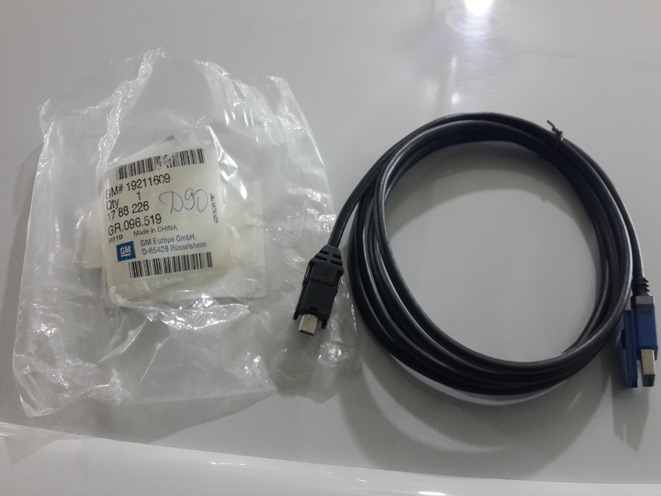 Оригинальный кабель для подключения разъема USB и блока мультимедиа. Каталожный номер 19211609 — Chevrolet Cruze (1G). Запчасти на фото: 19211609, 1788226