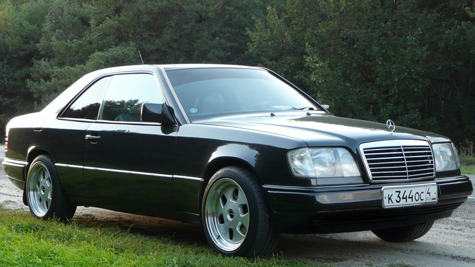 Mercedes-Benz E-Class Coupe C124 E220 -vintage-