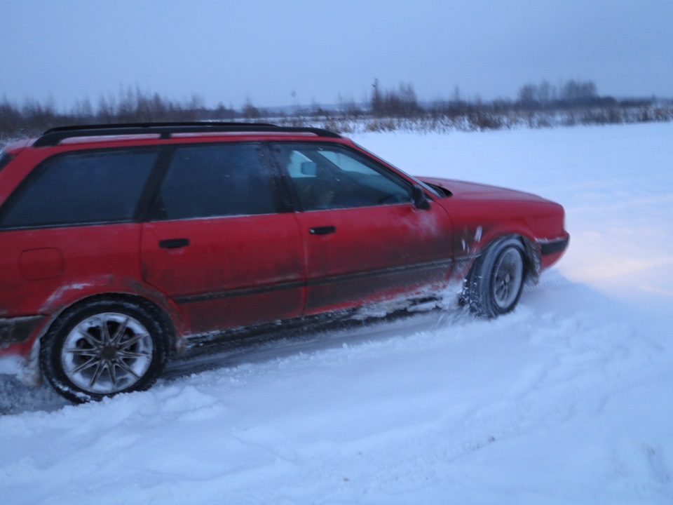 …после чего повезли её кататься на аэродром) — Audi 80 (B4)