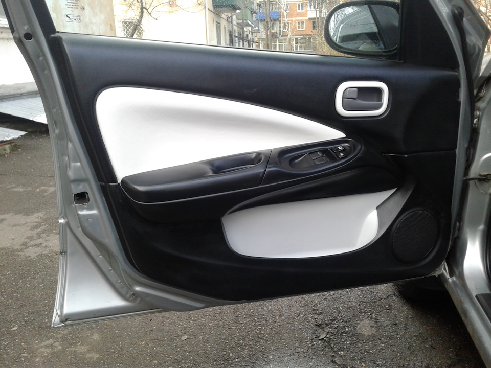 Photo from the logbook Nissan Almera II (N16)