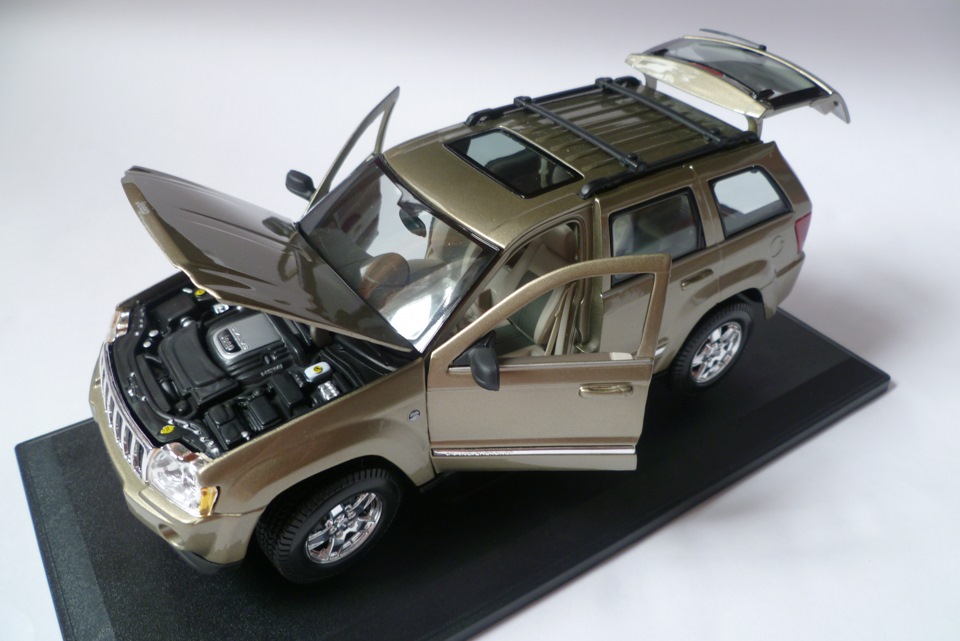 2005 Jeep Grand Cherokee (1:18 by Maisto) (Prosheriff