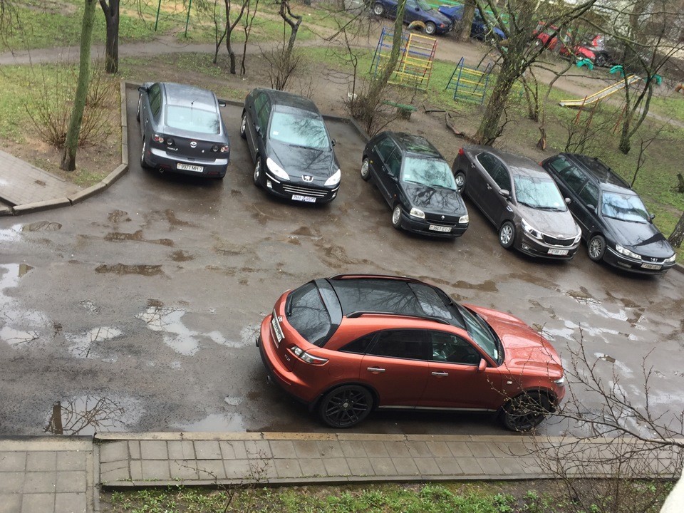 Фото в бортжурнале Infiniti FX (1G)