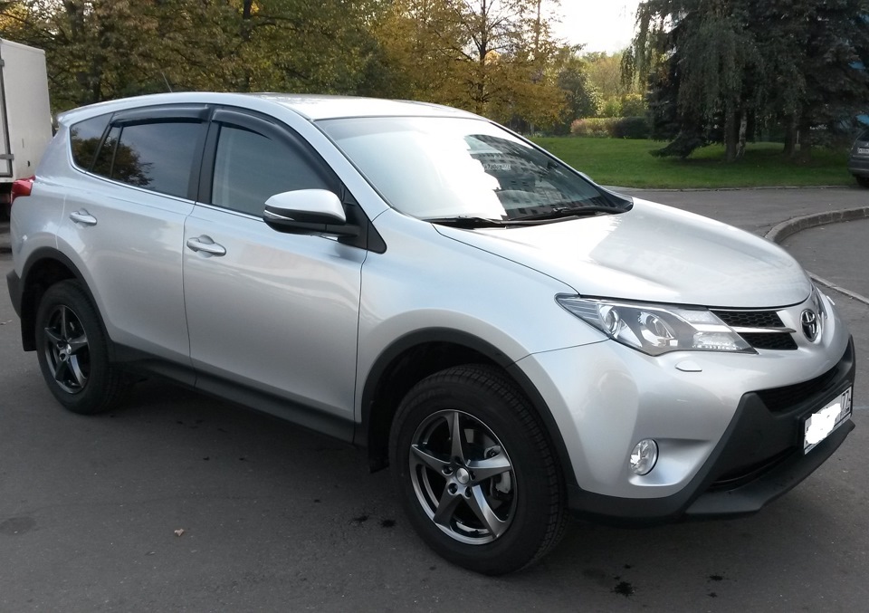 Фото в бортжурнале Toyota RAV4 (IV)