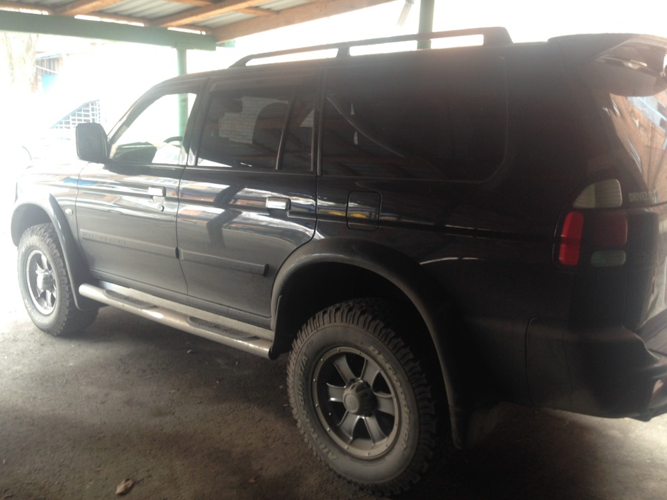 Такой ракурс — Mitsubishi Pajero Sport (1G)